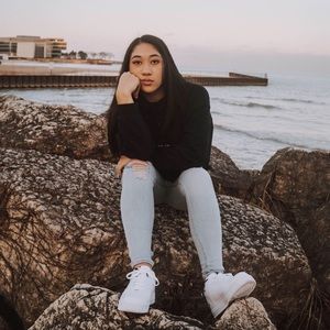 Meet your Posher, Joi